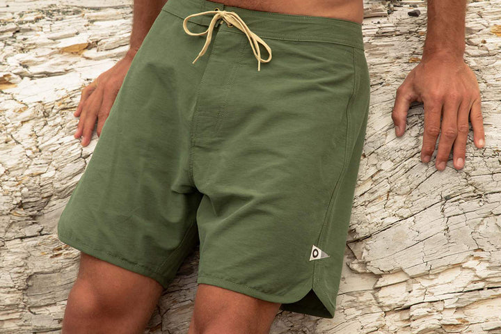 3 Ways to Wear Board Shorts on Land